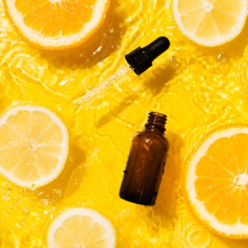 Có nên dùng Serum Vitamin C cho da dầu mụn và da đang trị mụn? 